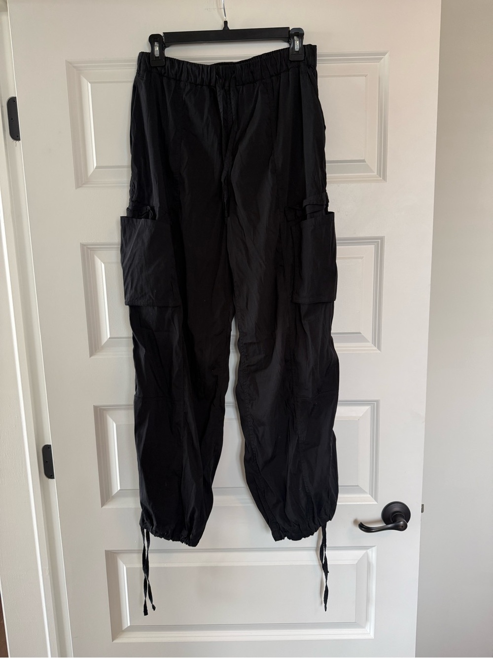Lululemon Lightweight Adjustable Mid-Rise Cargo Pant - Picture 3 of 7